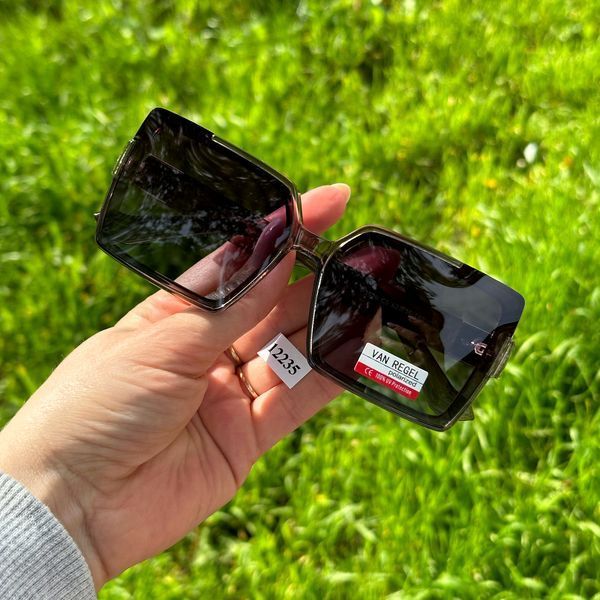 Сонцезахисні окуляри в сірій оправі, лінза polarized